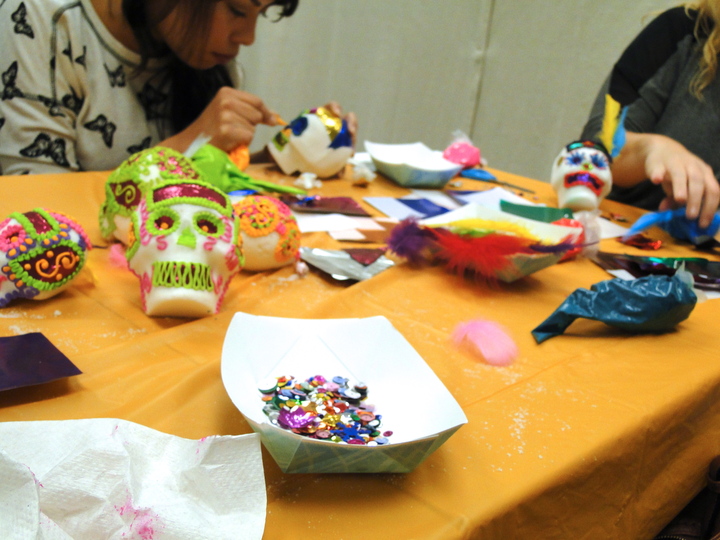 skull decorating table