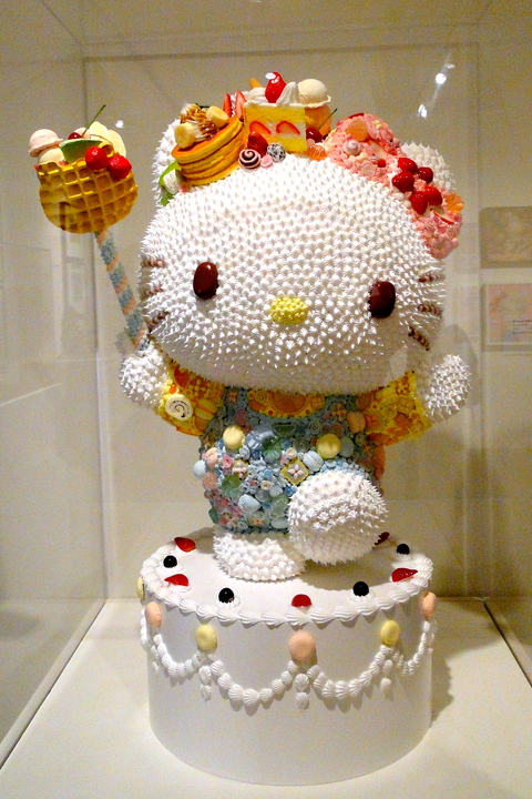 hello kitty cake art