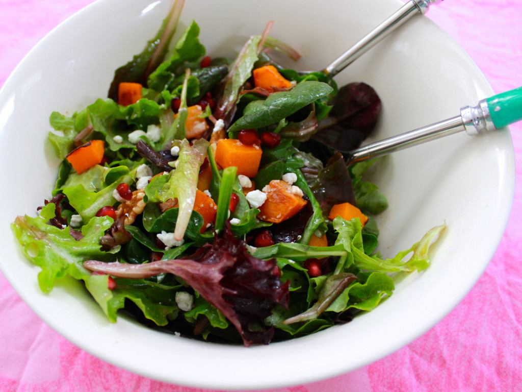 salad with squash, pomegranate and goat cheese