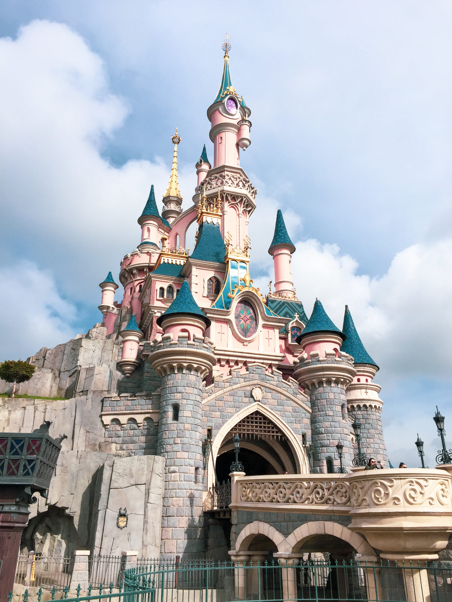 First Timer's Guide to Disneyland Paris: Tips for American Visitors - Trips  With Tykes