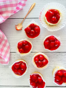 mini cherry cheesecakes
