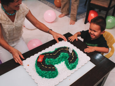 3-shaped cake